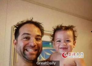 父子吃瓜搞笑视频,笑料百出欢乐多