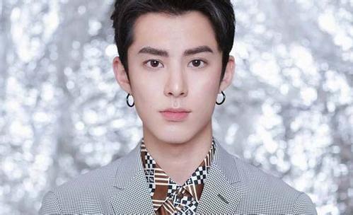 王鹤棣奔跑吧吃瓜视频,笑料百出引网友热议