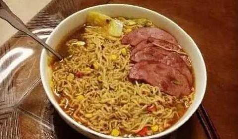 阿瓜吃方便面视频